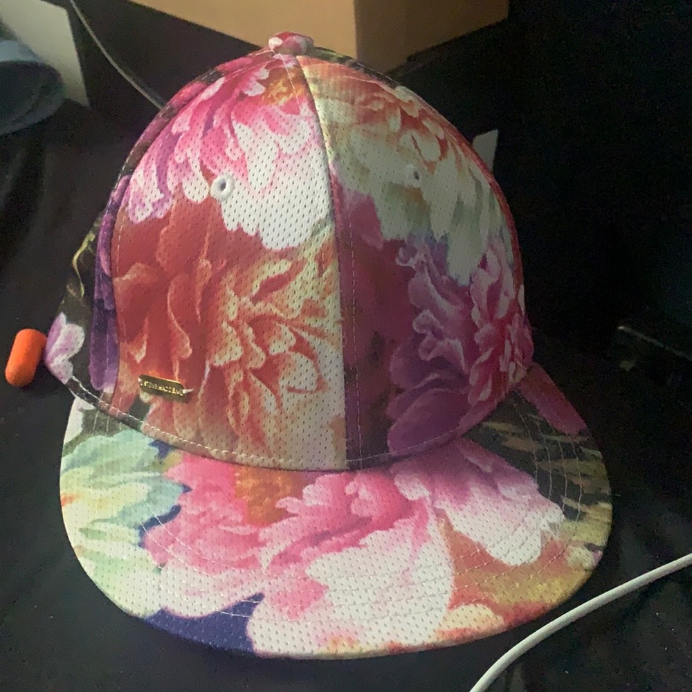 Steve Madden cap